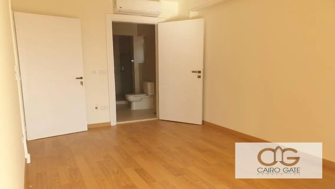 Modern First-Hand 2-Bedroom Golf View Apartment in Zamalek