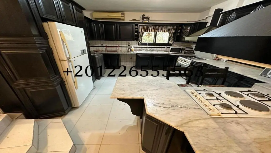 Luxury Apartment for Sale Overlooking Lakes