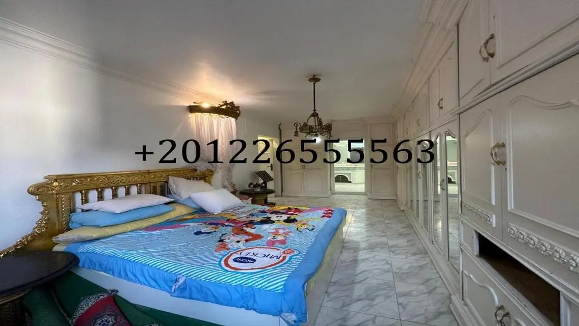 Luxury Apartment for Sale Overlooking Lakes