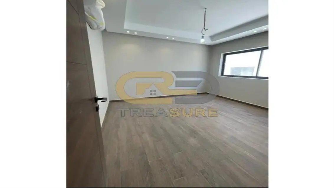2 Bedroom Apartment for Sale in TREASURE