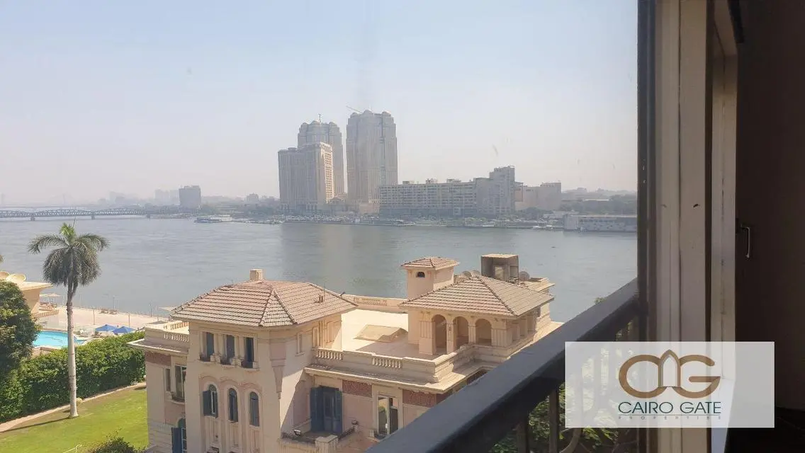 شقة مضيئة 3 غرف نوم بإطلالة على النيل للإيجار في الزمالك