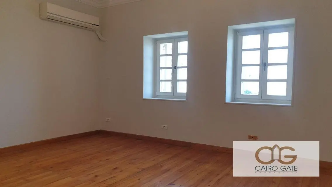 شقة مضيئة 3 غرف نوم بإطلالة على النيل للإيجار في الزمالك