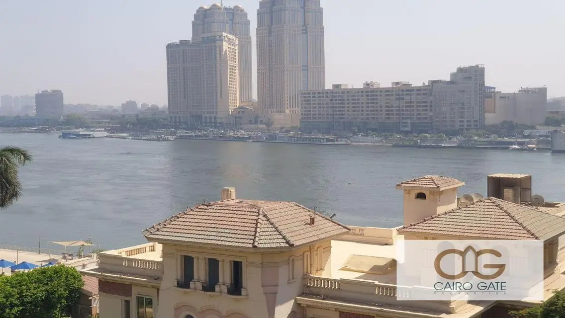 شقة مضيئة 3 غرف نوم بإطلالة على النيل للإيجار في الزمالك