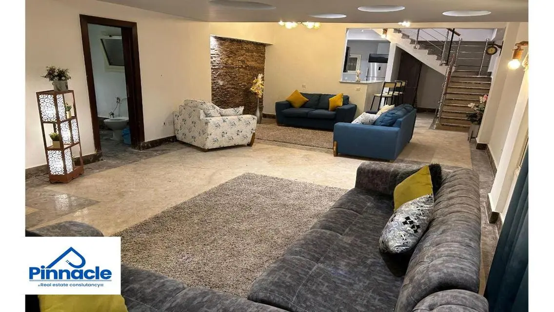 Luxury Apartment of 550 Square Meters with Balcony and Security Guard