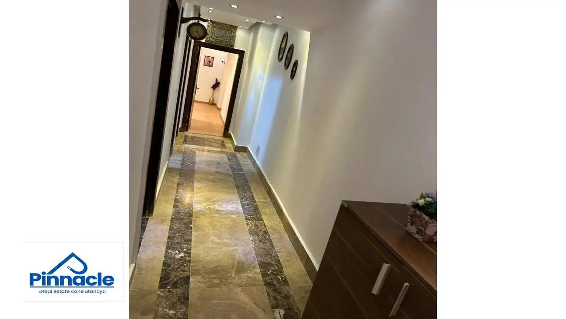 Luxury Apartment of 550 Square Meters with Balcony and Security Guard