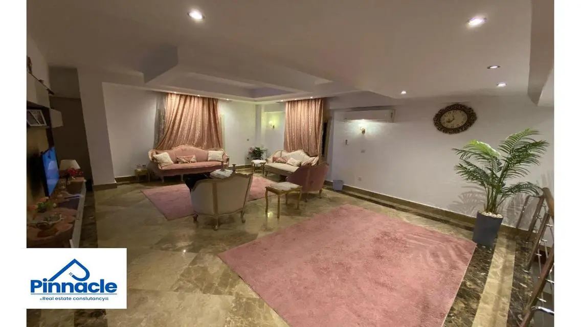 Luxury Apartment of 550 Square Meters with Balcony and Security Guard
