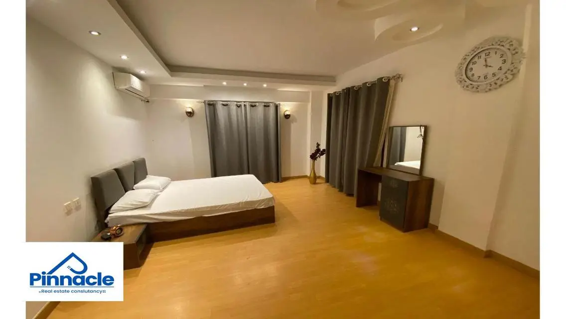 Luxury Apartment of 550 Square Meters with Balcony and Security Guard
