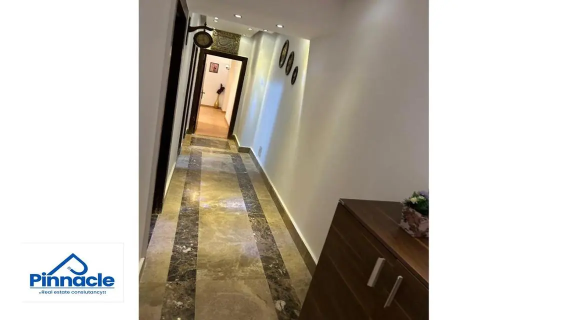 Luxury Apartment of 550 Square Meters with Balcony and Security Guard