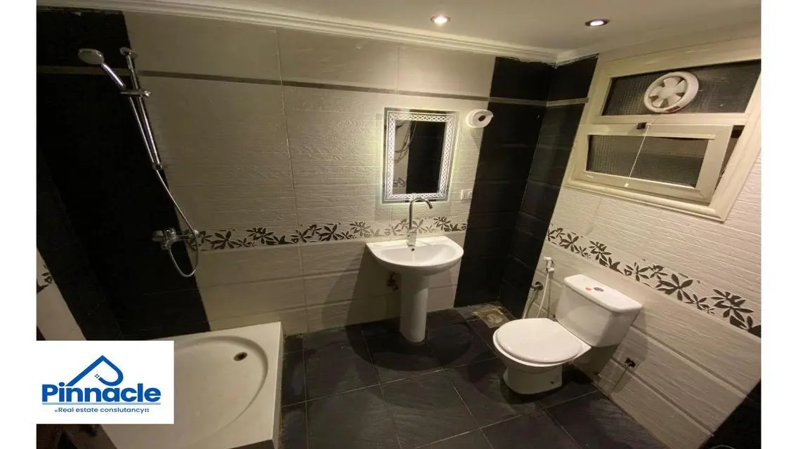 Luxury Apartment of 550 Square Meters with Balcony and Security Guard