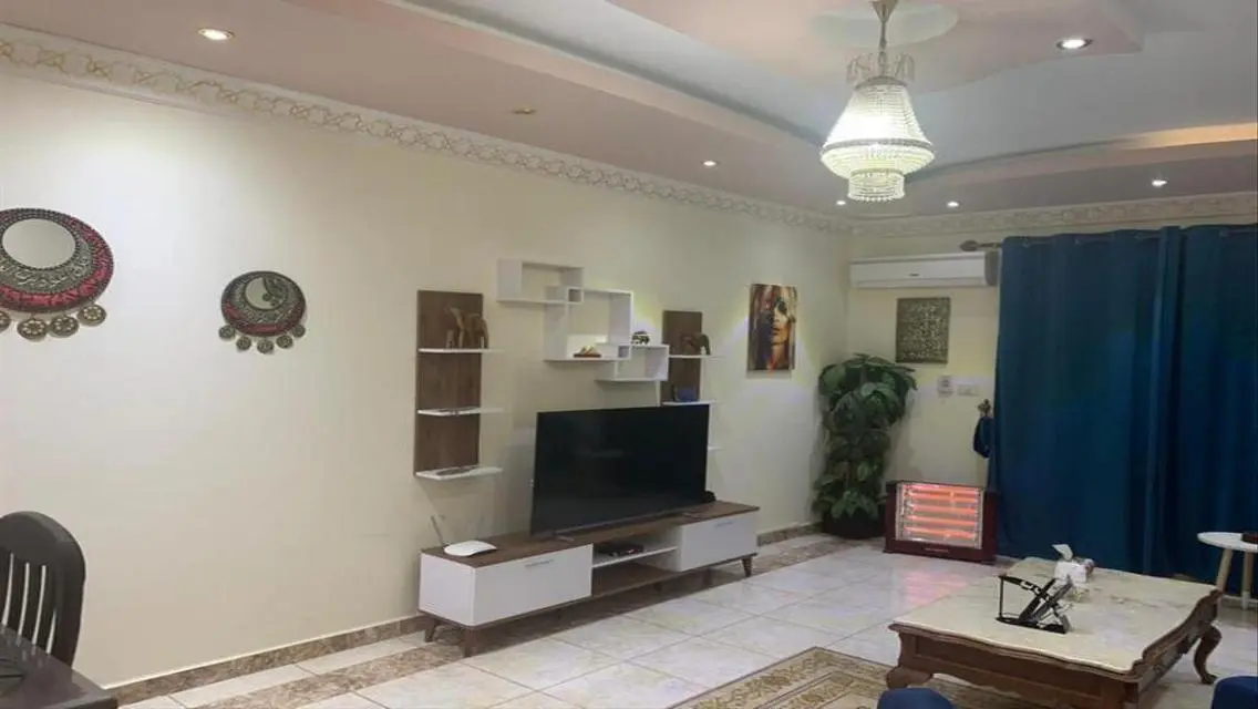 شقة فاخرة مكونة من 3 غرف نوم للبيع