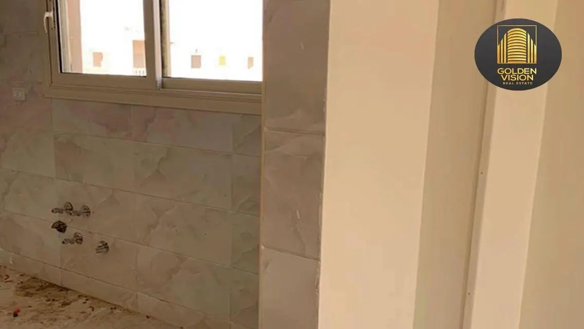 3-Bedroom Apartment with Scenic Balcony