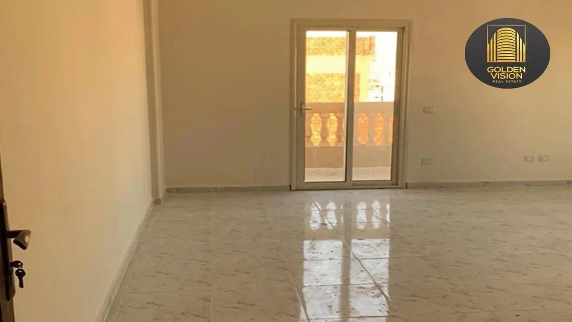 3-Bedroom Apartment with Scenic Balcony