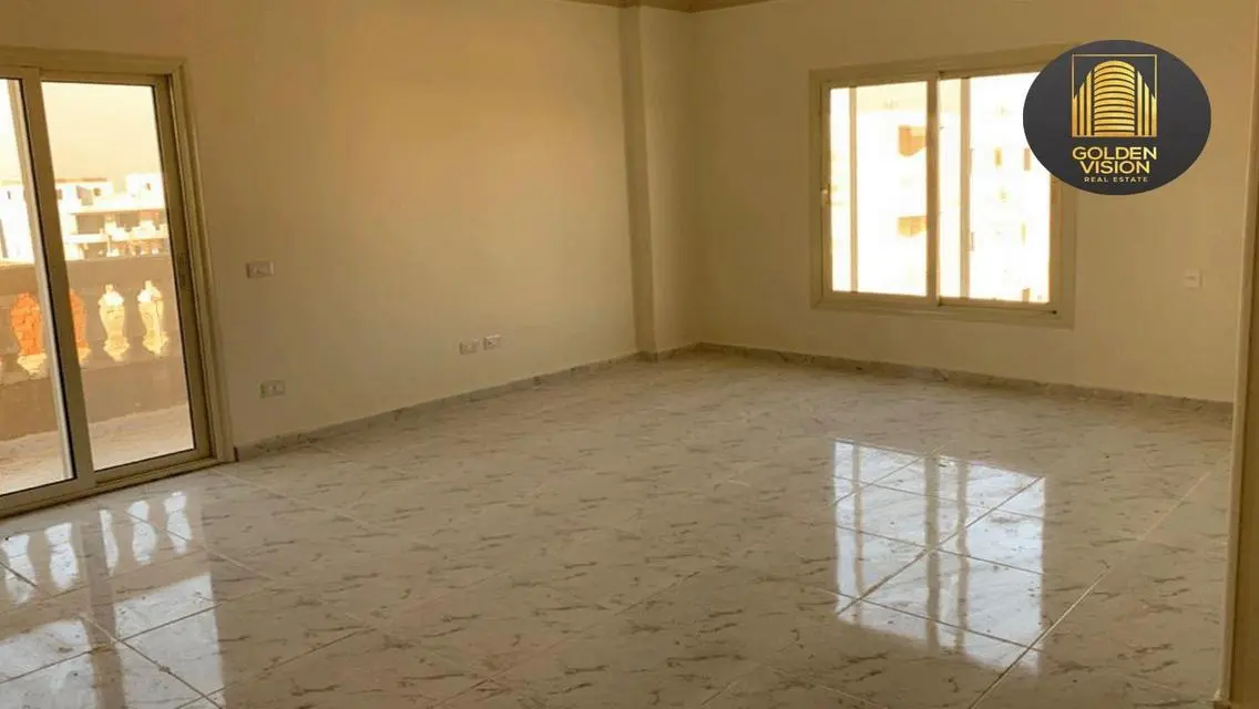 3-Bedroom Apartment with Scenic Balcony