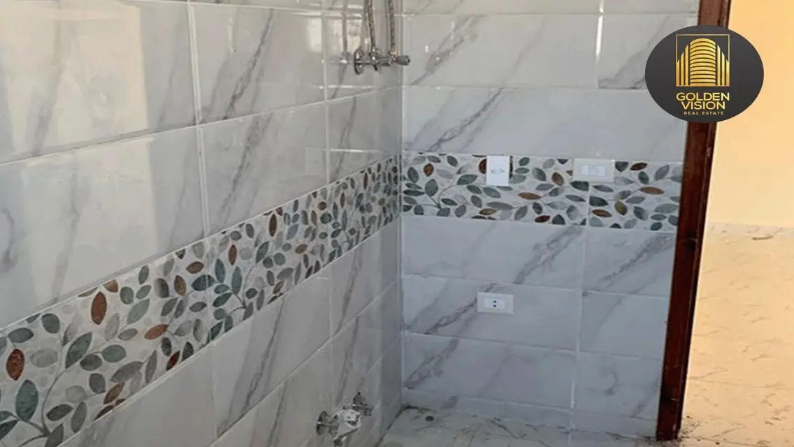 3-Bedroom Apartment with Scenic Balcony