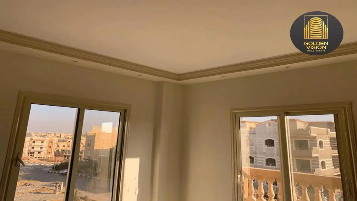 3-Bedroom Apartment with Scenic Balcony