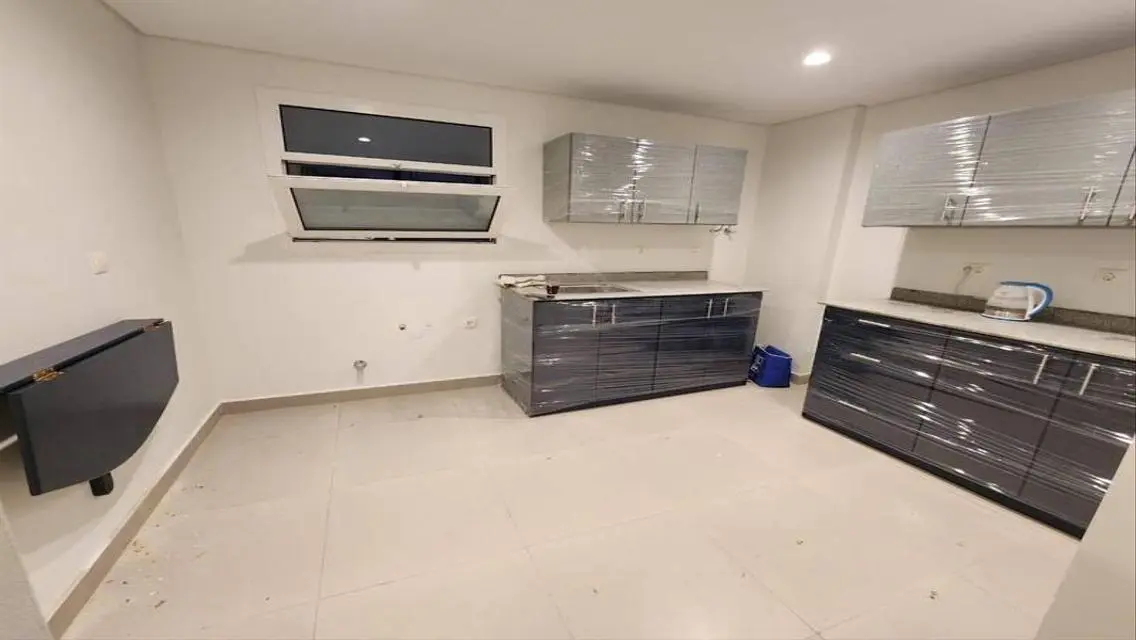 Modern Home with Luxurious Amenities for Sale