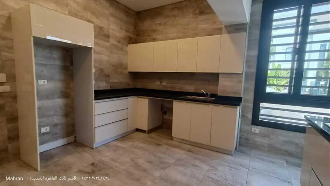 Modern Home with Luxurious Amenities for Sale