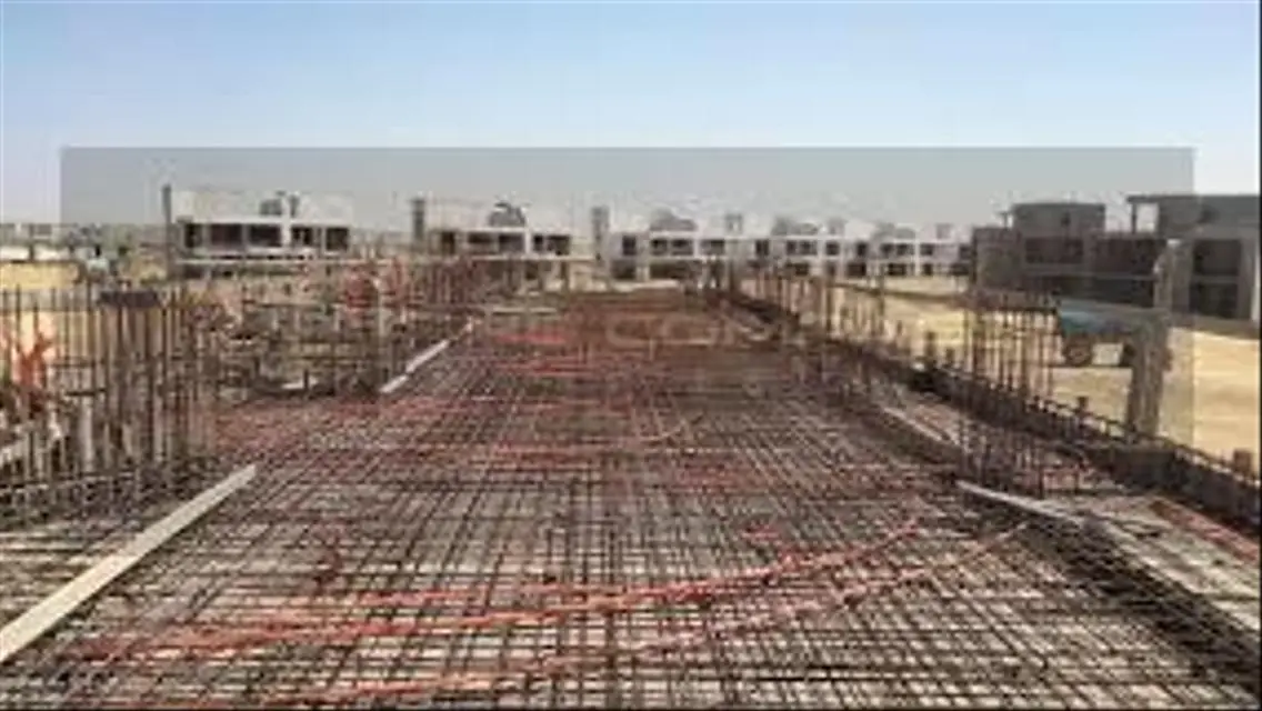 شقة فاخرة بمساحة واسعة للبيع