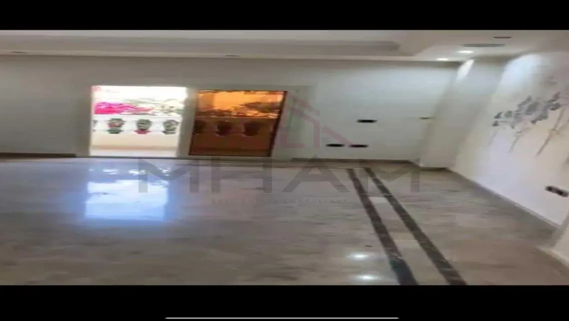 Spacious Apartment in the Heart of the City