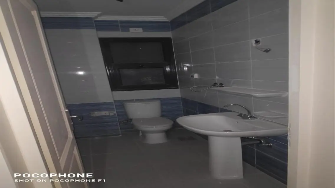 Luxurious Apartment with Maid and Study Room in Prime Location