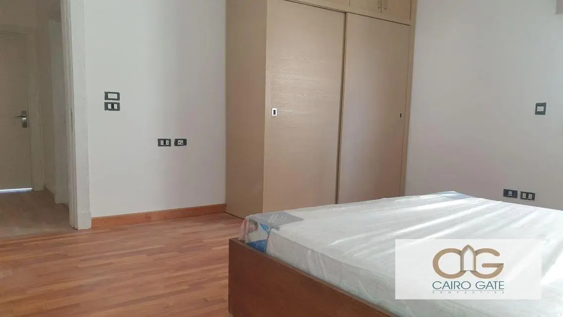 شقة فاخرة ثلاث غرف نوم بإطلالة على النيل في الزمالك