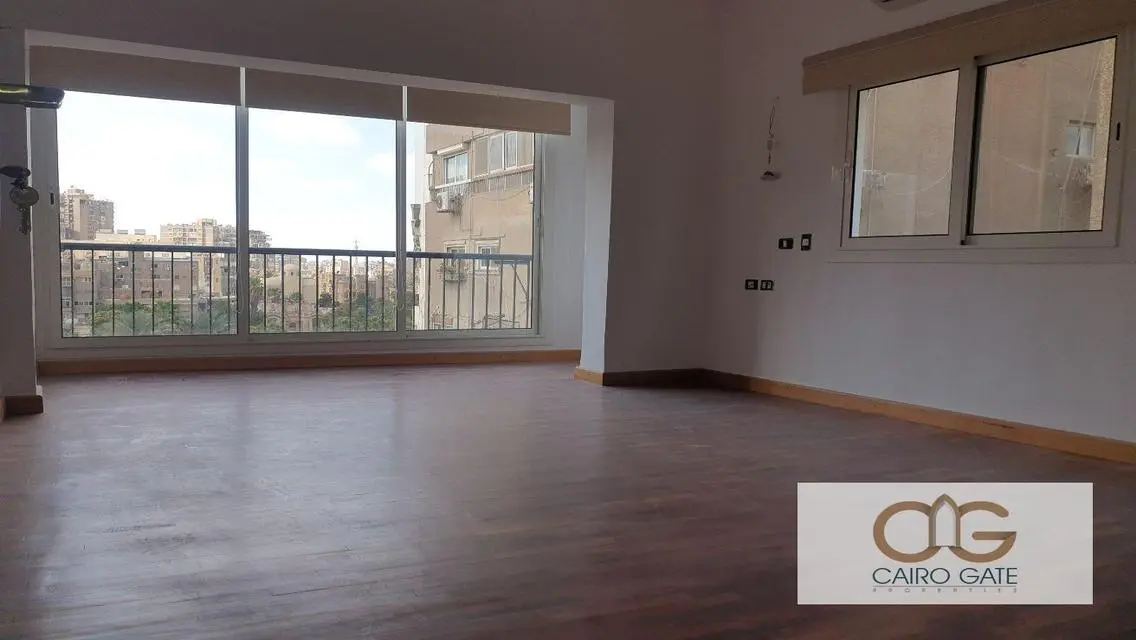 شقة فاخرة ثلاث غرف نوم بإطلالة على النيل في الزمالك