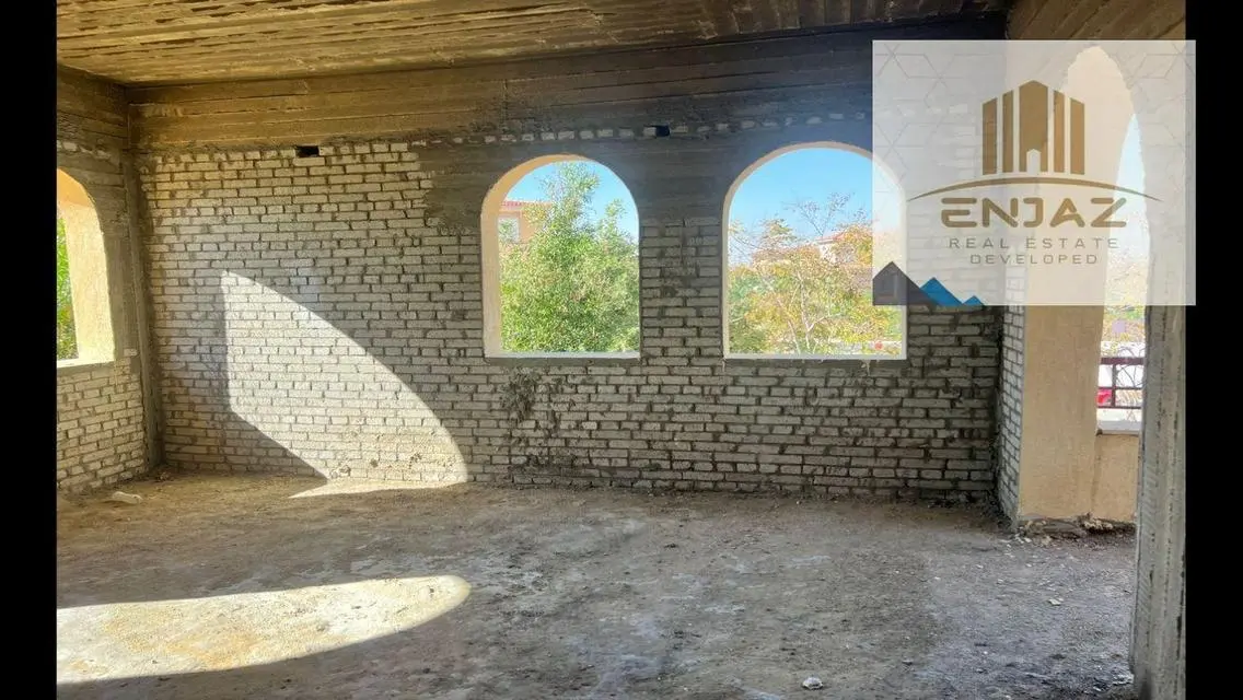 Luxurious Villa with Private Garden and Pool for Sale