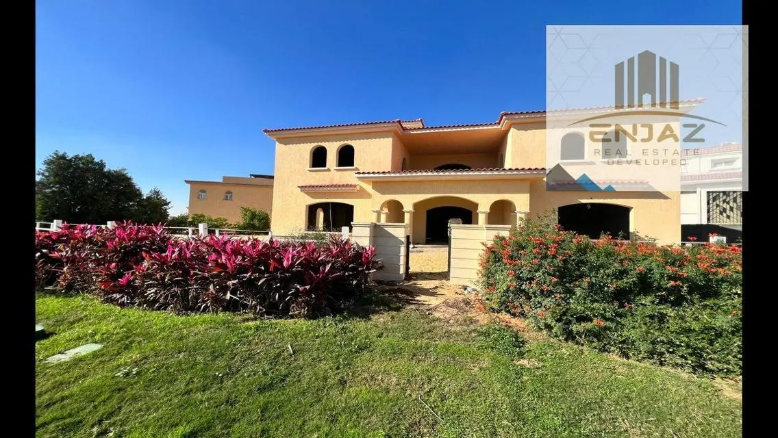 Luxurious Villa with Private Garden and Pool for Sale