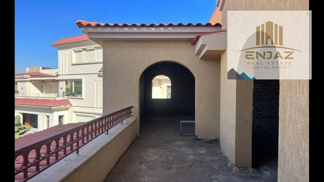 Luxurious Villa with Private Garden and Pool for Sale