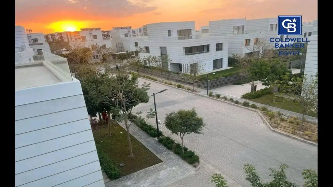 Luxury Villa for Sale with Private Garden and Amenities