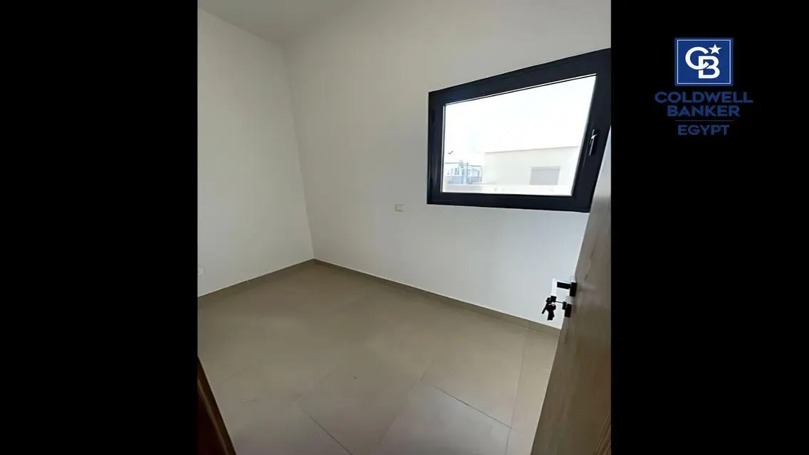 Luxurious Apartment for Sale with Lake Views