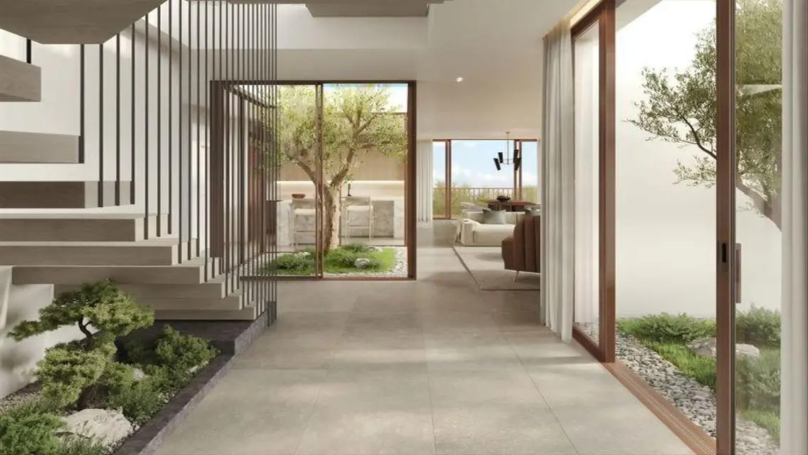 Luxurious Apartment in Solana 309