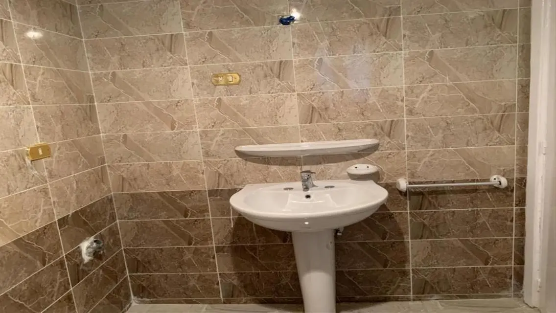 مكتب حديث للإيجار بسعر مغري