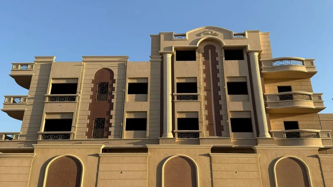 Luxury Apartment Overlooking a Major Landmark