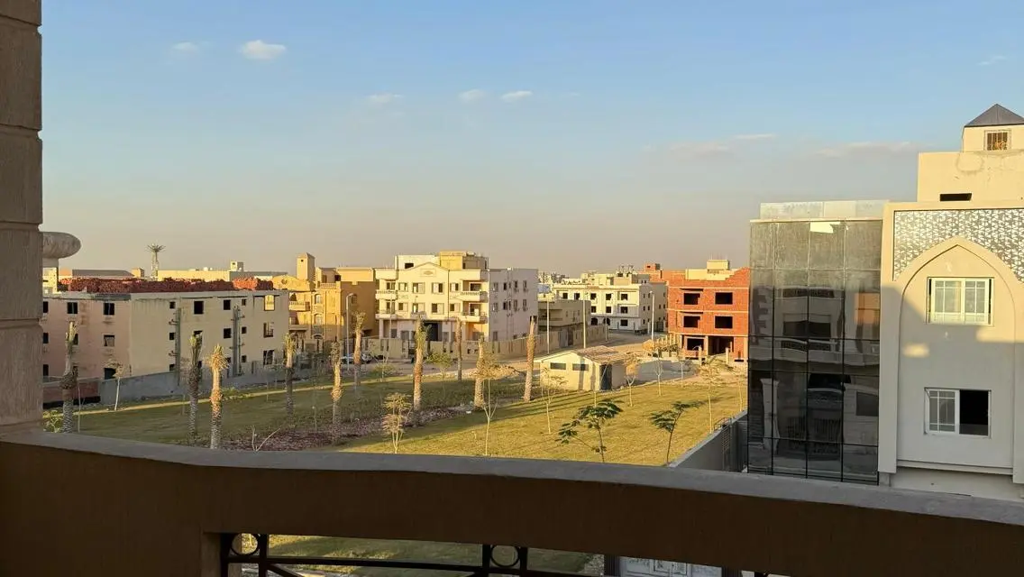 Luxury Apartment Overlooking a Major Landmark