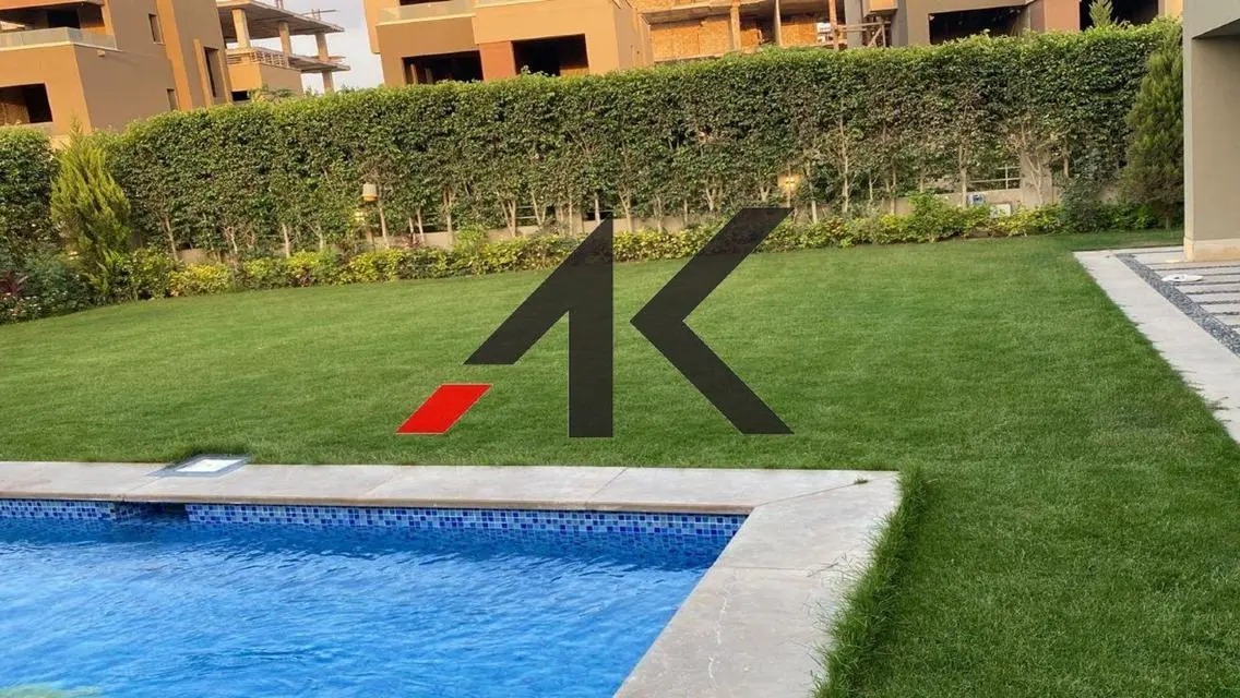 شقة فاخرة مع حديقة خاصة ومسبح