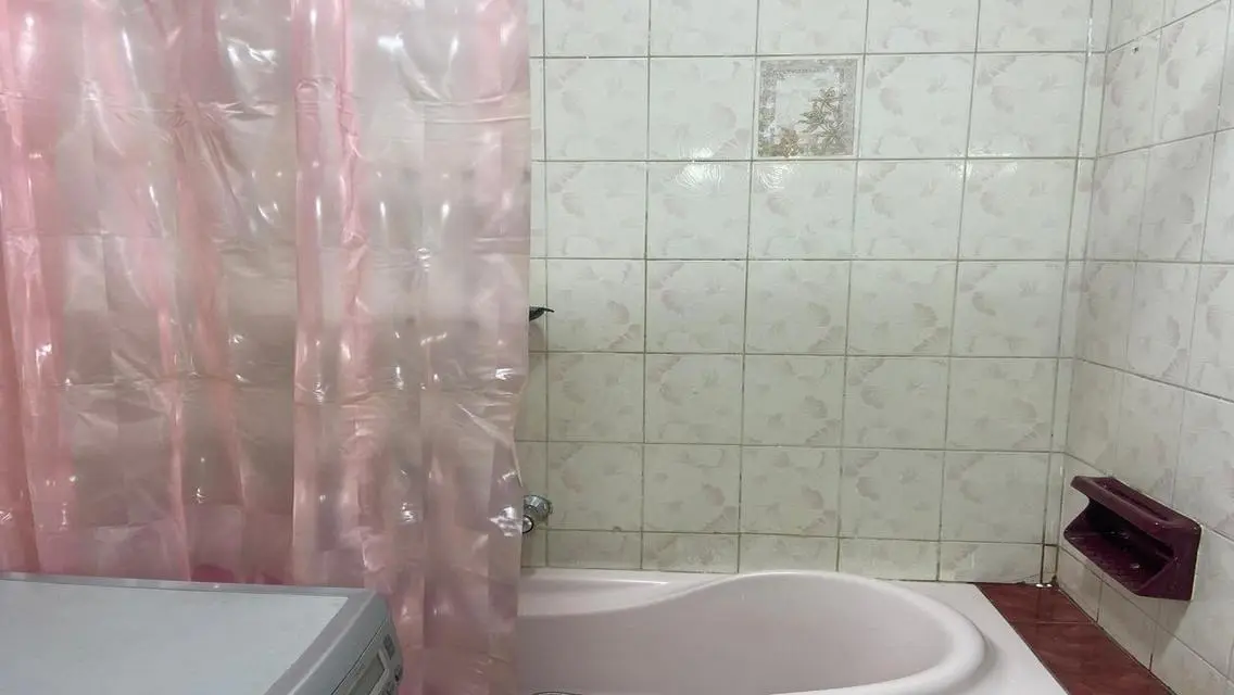 شقة مميزة للبيع بمساحة 300 متر