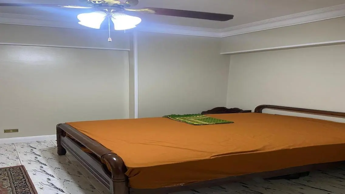 شقة مميزة للبيع بمساحة 300 متر