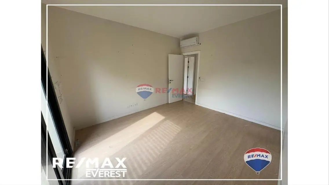 Luxury Apartment for Sale in O-West