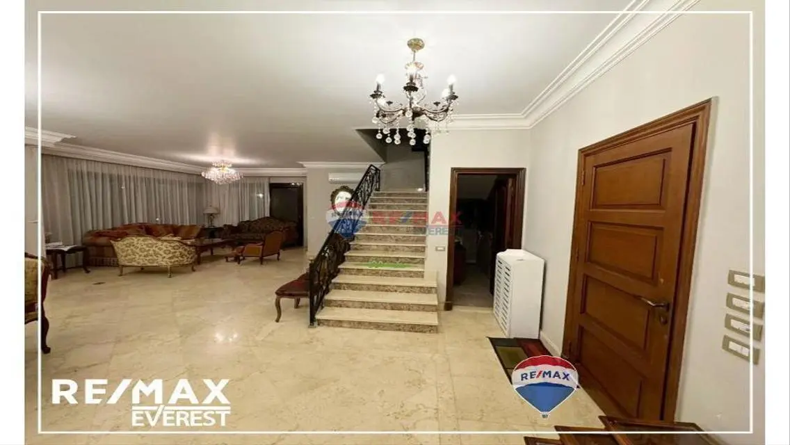 شقة مميزة للإيجار بحي راقٍ