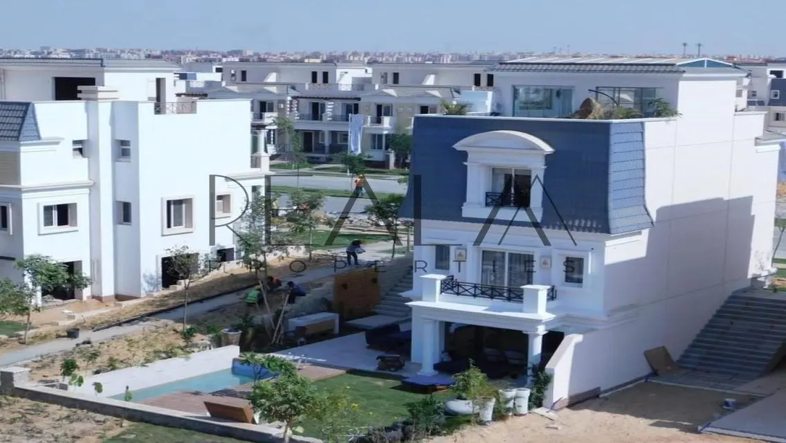 فيلا فاخرة 4 غرف نوم للبيع