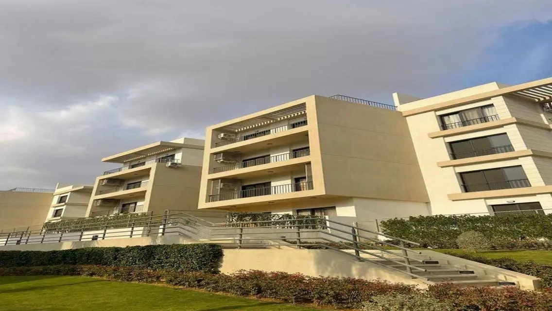 Luxury Apartment in Al-Marassem, Fifth Square