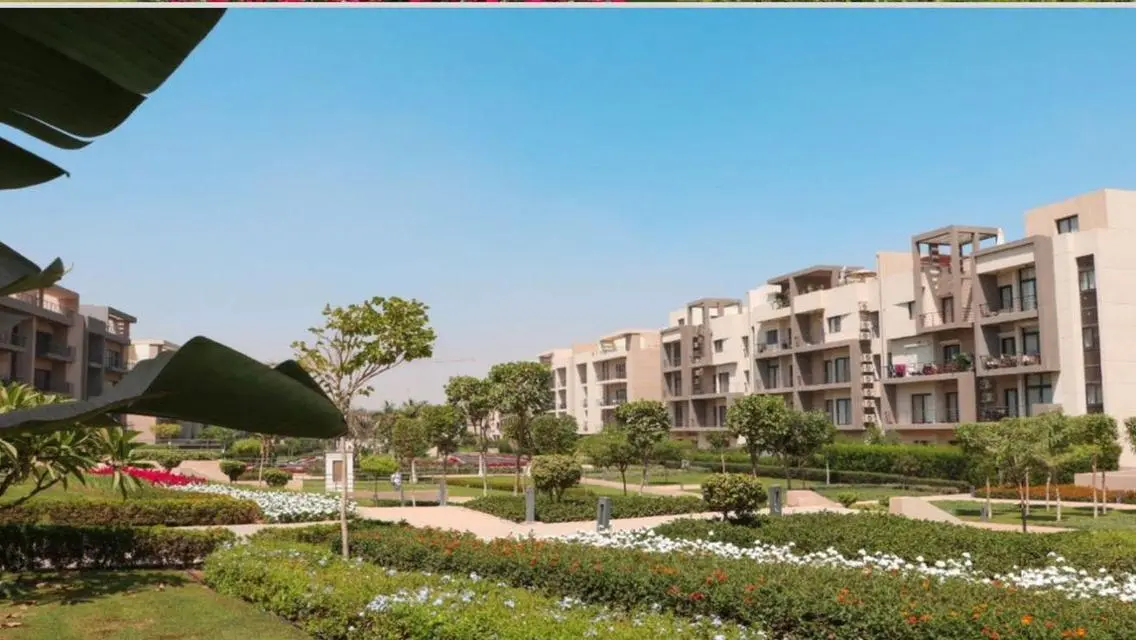 Luxury Apartment in Al-Marassem, Fifth Square