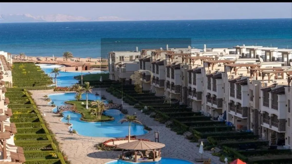 Luxury Apartment with Lake View and Premium Amenities