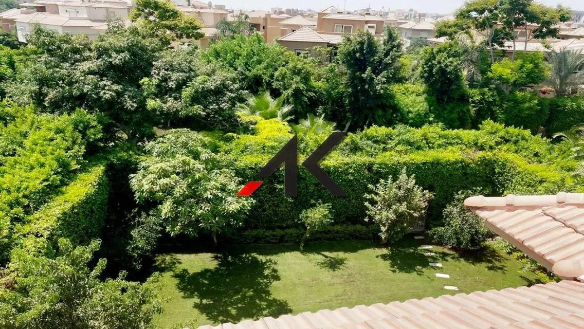 Luxury 4-Bedroom Apartment with Private Garden and Pool