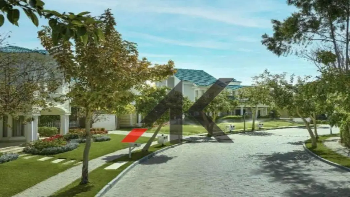 Luxurious Villa with Private Garden for Sale
