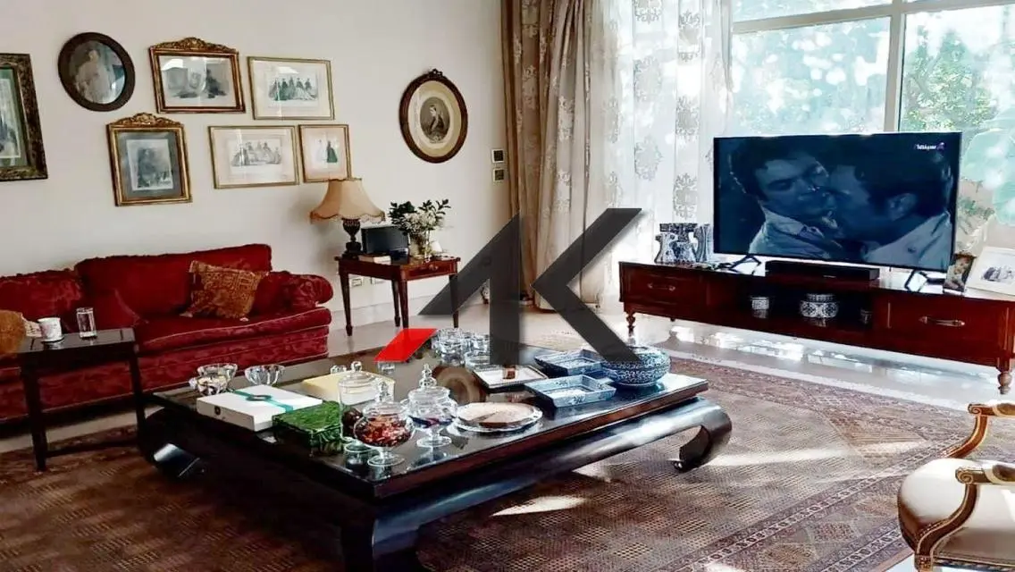 Luxury and Elegant Living in a Unique Property