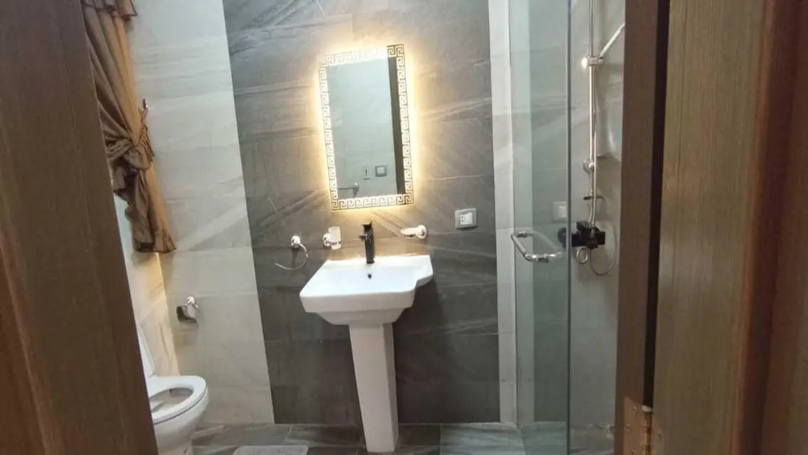 شقة مميزة 3 غرف نوم للإيجار