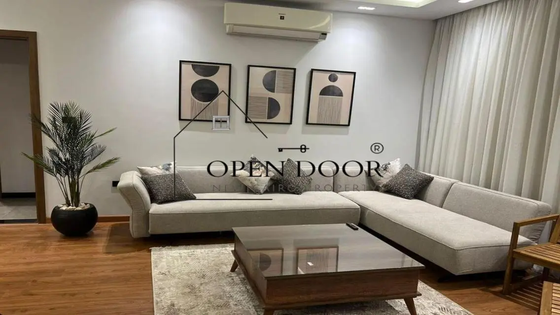 شقة فاخرة للبيع تطل على البحيرات