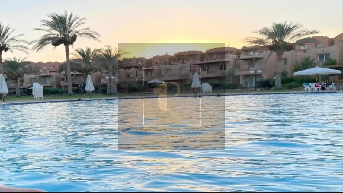 Luxurious 2-Bedroom Apartment with Lake View